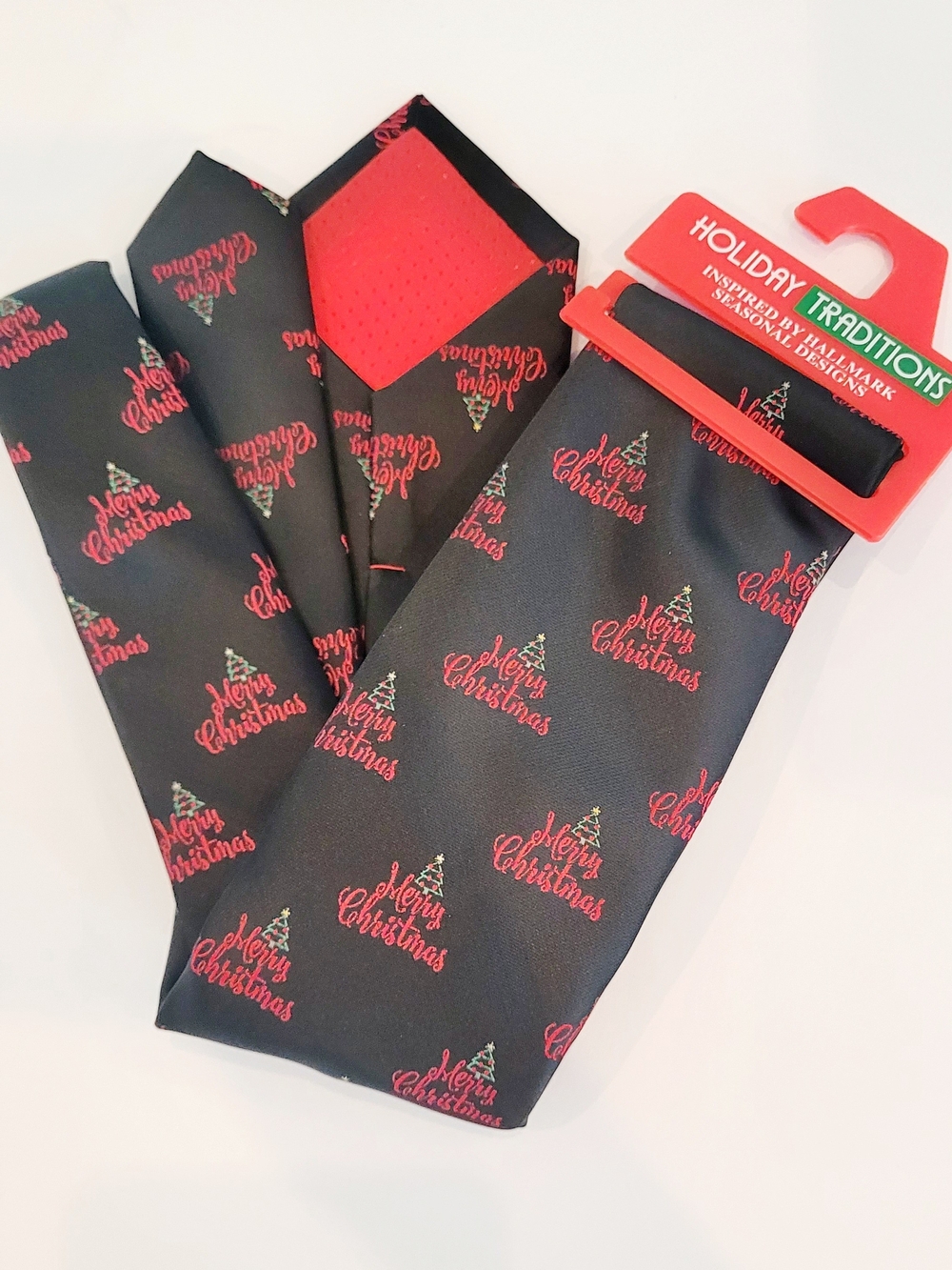 Holiday Traditions Men’s Black & Red 'Merry Christmas' Tie